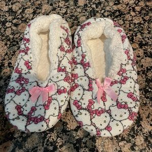 Hello Kitty slippers kids size 2/3 shoe